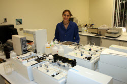 Susan Curless lead nutrient analyst for Hawaii Ocean Time-series program with SEAL AA3 
